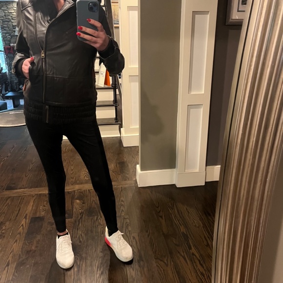 Leather jacket - Picture 2 of 9